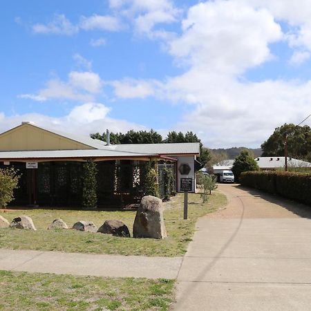Granite Belt Cabins Hotel Stanthorpe Exterior photo