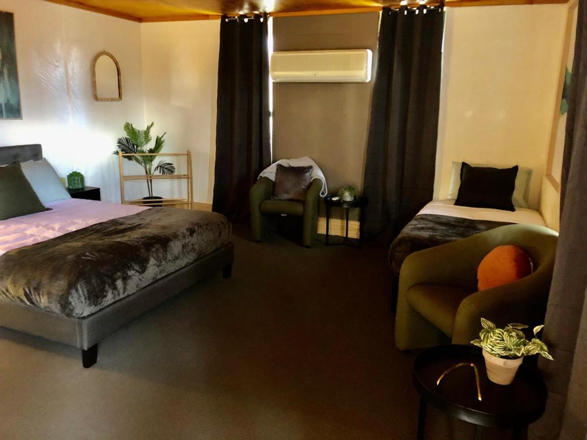 Granite Belt Cabins Hotel Stanthorpe Exterior photo
